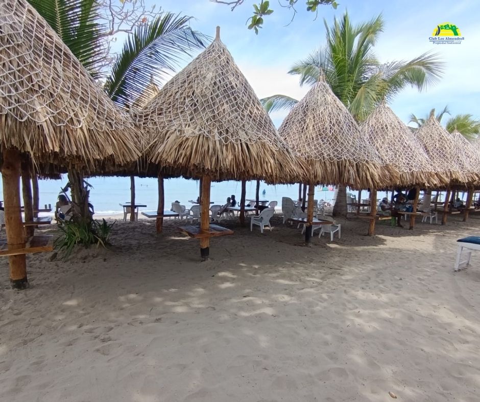 Club los Almendros Coveñas